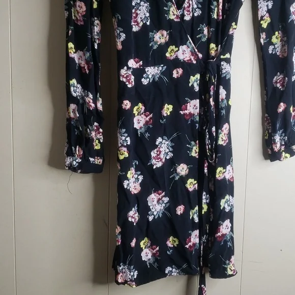 Miss Selfridge Long Sleeve Floral Wrap Dress (2) xsmall - Picture 2 of 6